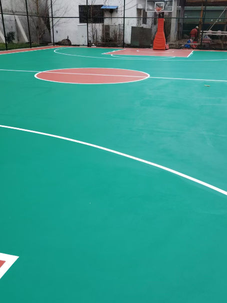 孝昌 球场长期使用易出现地面开裂